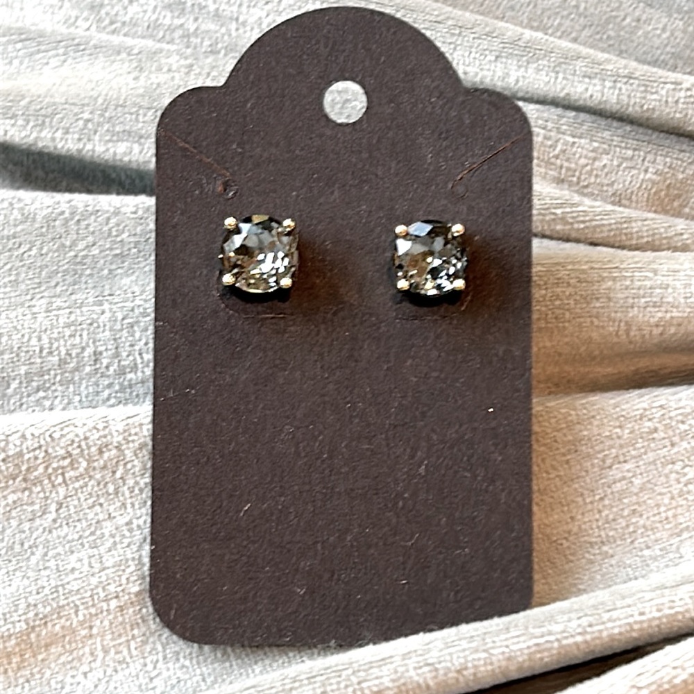NWT crystal stud earrings
